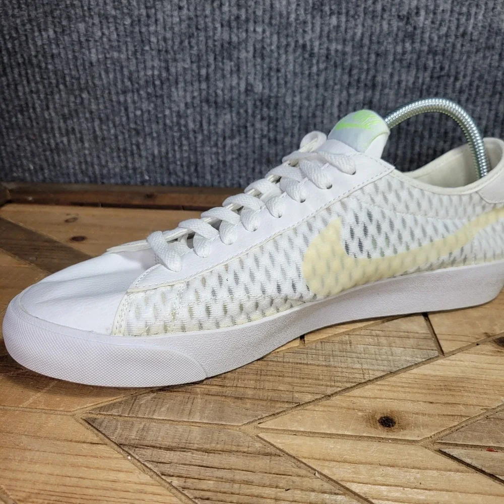 VTG Nike Tennis Classic AC 11.5 Mens Mesh Woven White‎ Gold 377812-113 Shoes